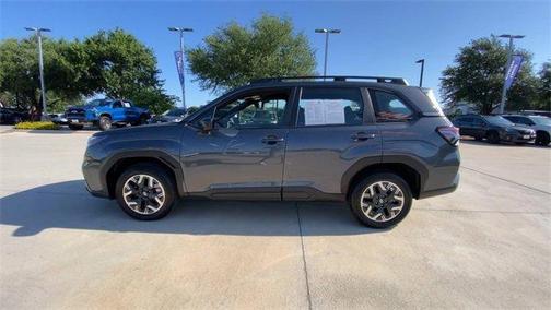 2025 Subaru Forester Base