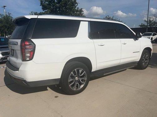 2023 Chevrolet Suburban LT