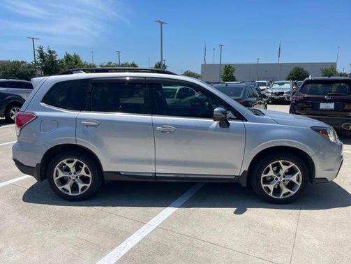 Ice Silver Metallic 2017 Subaru Forester 2.5i Touring