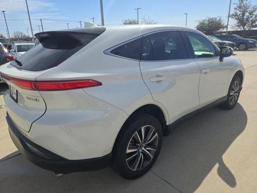 2022 Toyota Venza LE