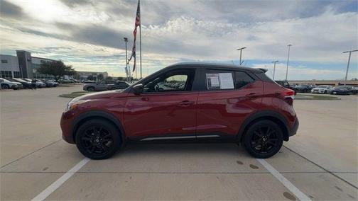 2020 Nissan Kicks SR