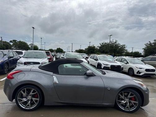 Gun Metallic 2014 Nissan 370Z Touring