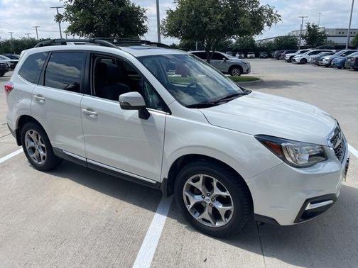 Crystal White Pearl 2017 Subaru Forester 2.5i Touring