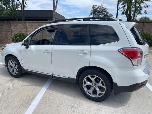 Crystal White Pearl 2017 Subaru Forester 2.5i Touring