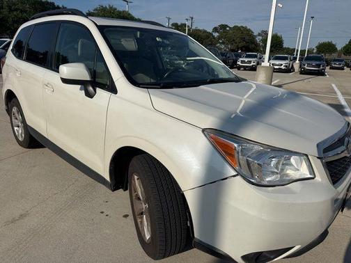 Crystal White Pearl 2016 Subaru Forester 2.5i Premium