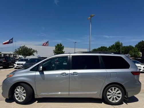 Silver Sky Metallic 2017 Toyota Sienna Limited