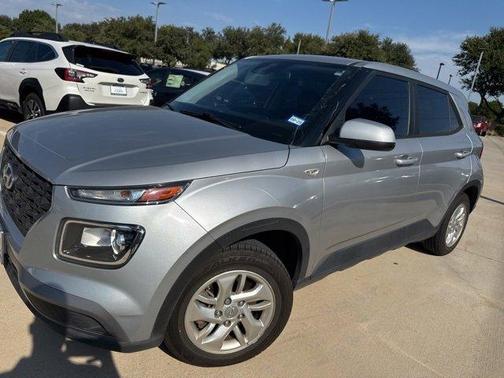2022 Hyundai VENUE SE