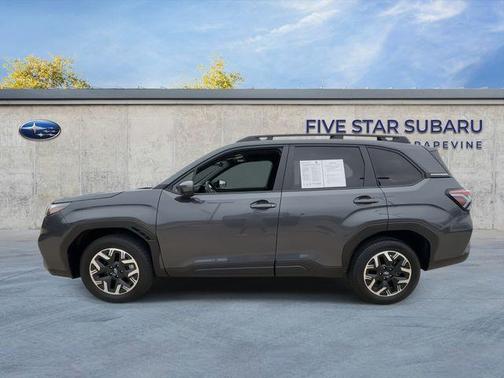 Magnetite Gray Metallic 2025 Subaru Forester Premium
