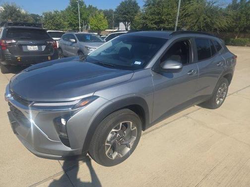 Sterling Gray Metallic 2024 Chevrolet Trax LT