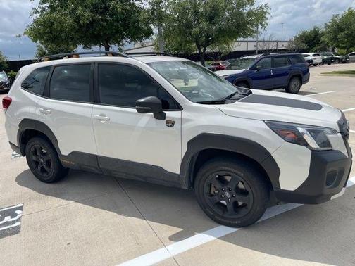 Crystal White Pearl 2023 Subaru Forester Wilderness
