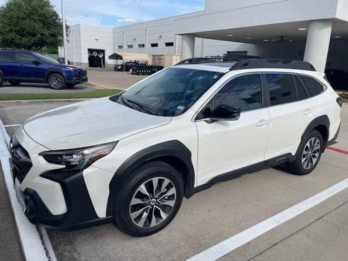 Crystal White Pearl 2025 Subaru Outback Limited