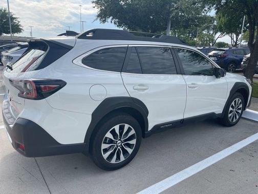 Crystal White Pearl 2025 Subaru Outback Limited