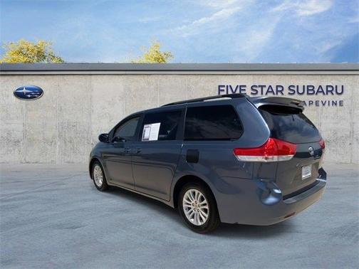 2014 Toyota Sienna XLE