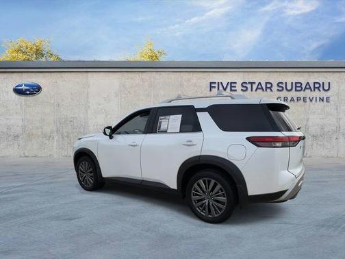 2025 Nissan Pathfinder SL