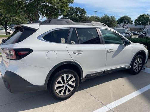 Crystal White Pearl 2021 Subaru Outback Premium