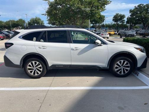 Crystal White Pearl 2021 Subaru Outback Premium