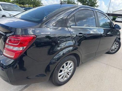 Mosaic Black Metallic 2017 Chevrolet Sonic LT