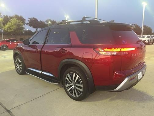 2022 Nissan Pathfinder Platinum