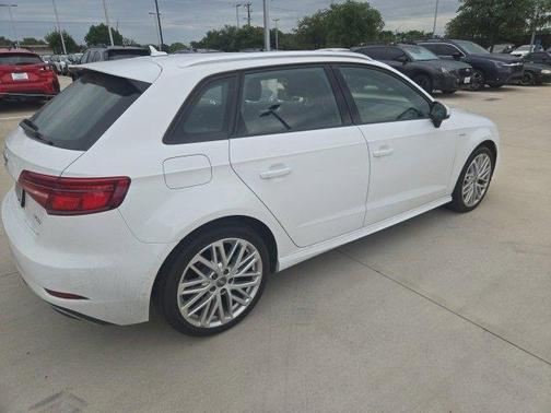 2018 Audi A3 e-tron 1.4T Premium