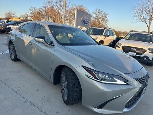 2021 Lexus ES 300h 