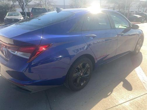 2021 Hyundai ELANTRA SEL