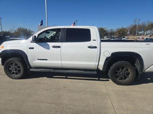 2017 Toyota Tundra SR5