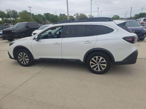 Crystal White Pearl 2020 Subaru Outback Premium