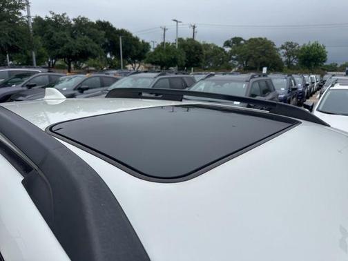 Crystal White Pearl 2017 Subaru Crosstrek 2.0i Limited