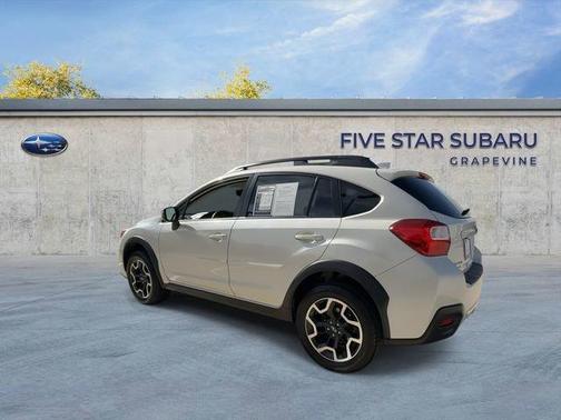 Crystal White Pearl 2017 Subaru Crosstrek 2.0i Limited