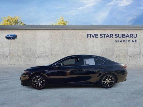 2021 Toyota Camry Hybrid SE