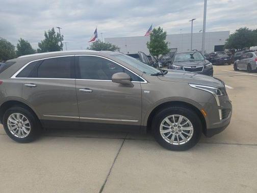 Bronze Dune Metallic 2019 Cadillac XT5 Base
