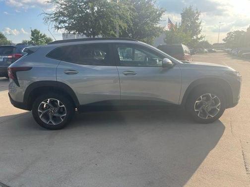 Sterling Gray Metallic 2024 Chevrolet Trax LT
