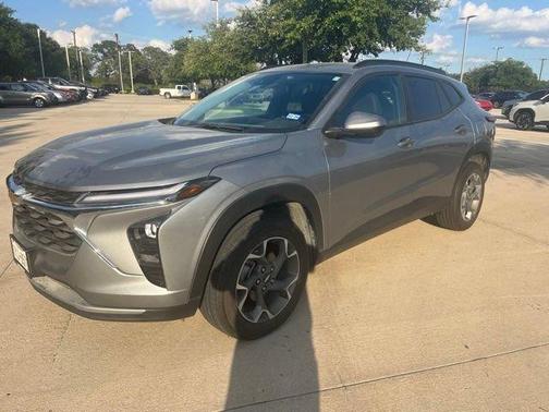 Sterling Gray Metallic 2024 Chevrolet Trax LT