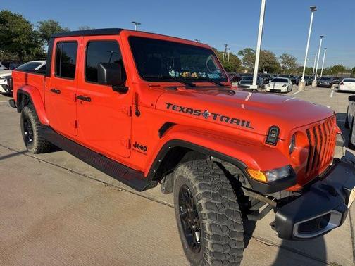 Metallic 2023 Jeep Gladiator Texas Trail