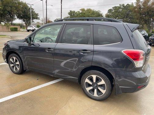 Dark Gray Metallic 2018 Subaru Forester 2.5i Limited