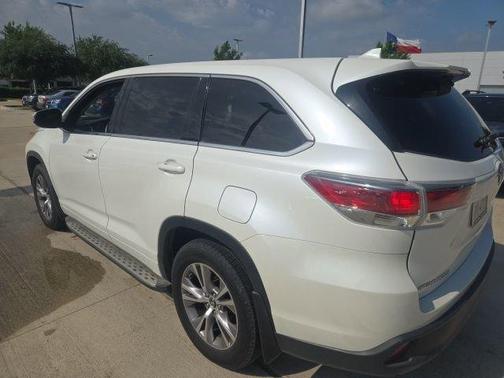 Blizzard Pearl 2016 Toyota Highlander LE Plus