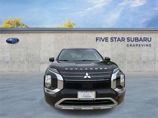 2023 Mitsubishi Outlander SE