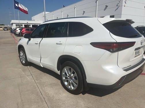 2022 Toyota Highlander Limited
