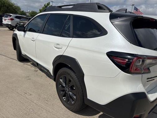 Crystal White Pearl 2024 Subaru Outback Onyx Edition XT
