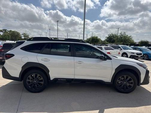 Crystal White Pearl 2024 Subaru Outback Onyx Edition XT