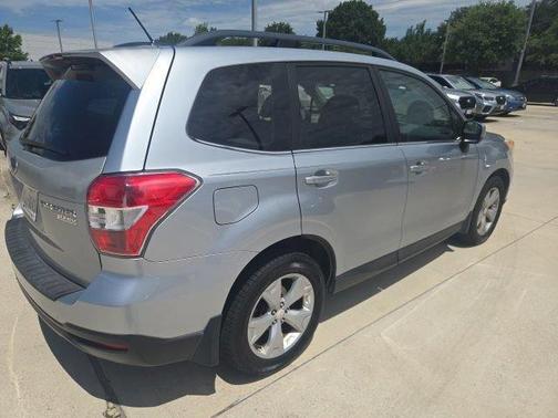 Ice Silver Metallic 2015 Subaru Forester 2.5i Limited