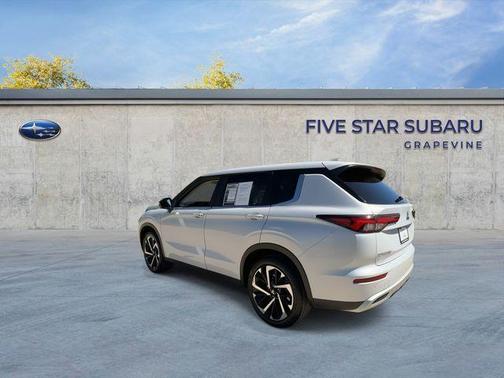 2024 Mitsubishi Outlander SE