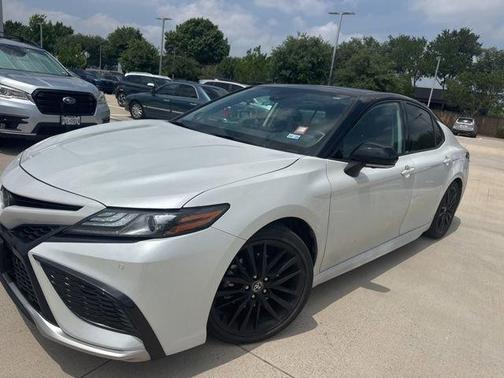 White 2023 Toyota Camry XSE V6