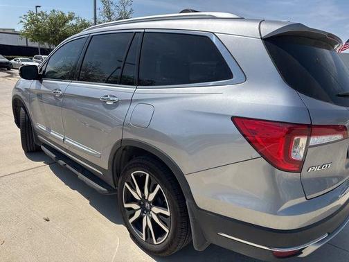 Lunar Silver Metallic 2019 Honda Pilot Elite