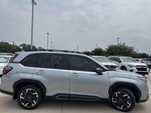 Ice Silver Metallic 2025 Subaru Forester Limited