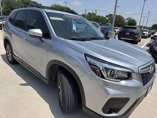 Ice Silver Metallic 2019 Subaru Forester Premium