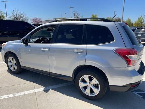 2015 Subaru Forester 2.5i