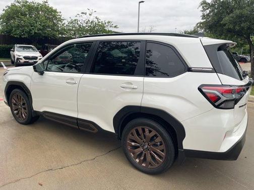 Crystal White Pearl 2025 Subaru Forester Sport