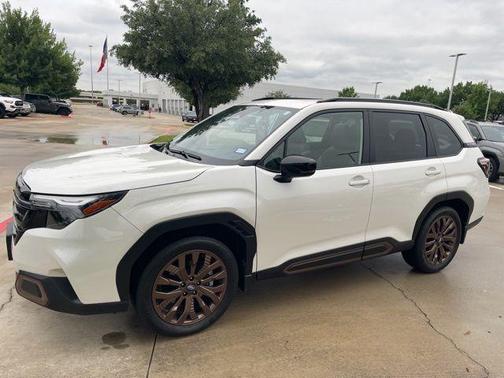 Crystal White Pearl 2025 Subaru Forester Sport