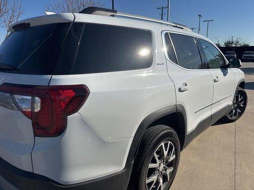 2022 GMC Acadia SLT